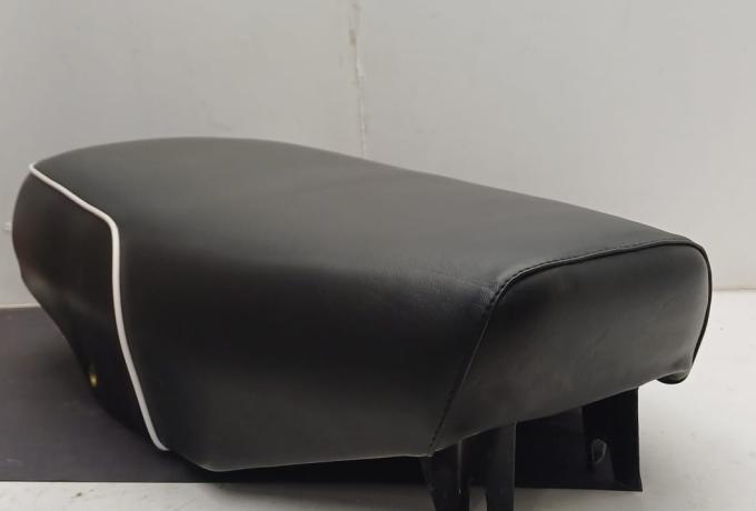 AJS. Matchless. AMC. Dual Seat with Eyeletts. White Piping. - not perfect