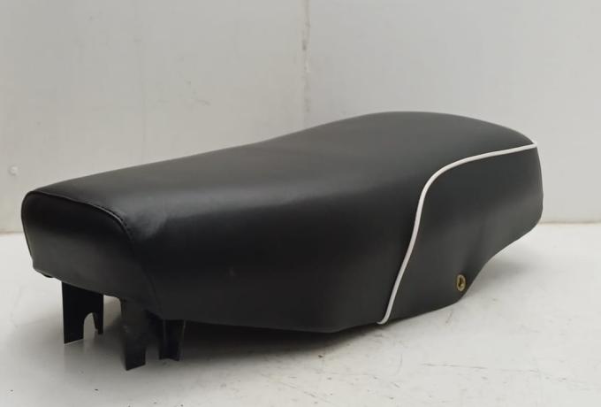 AJS. Matchless. AMC. Dual Seat with Eyeletts. White Piping. - not perfect