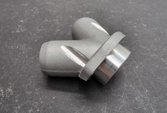 Triumph T160 Middle Manifold