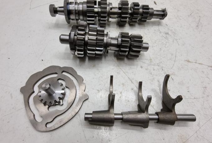 Triumph T150V / T160 5 Speed Getriebe komplett