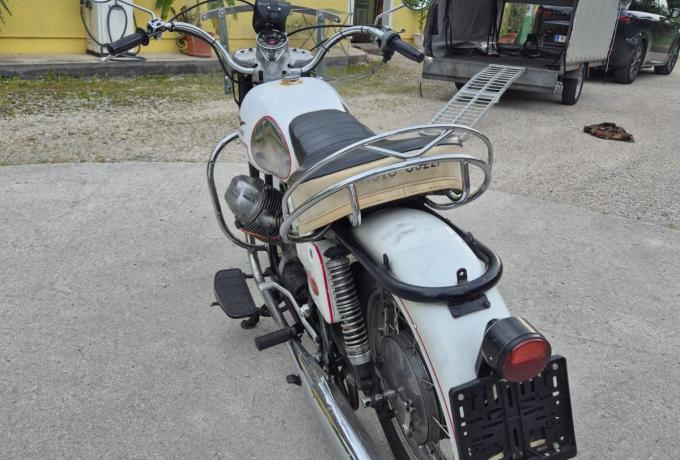 Moto Guzzi V7