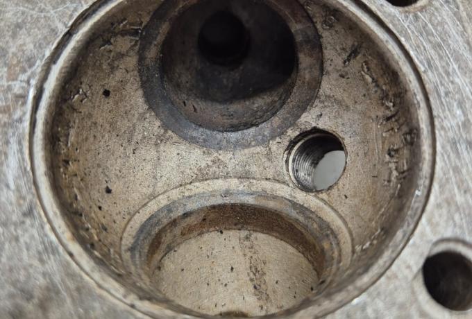 Triumph T100 Cylinder Head used