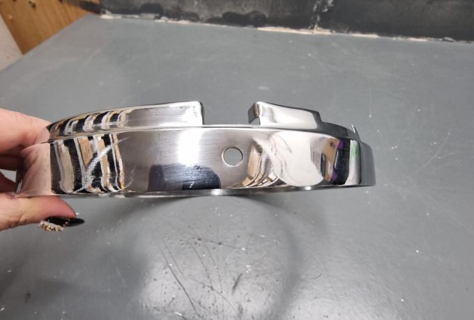 Lucas Replica Inner Headlamp Rim 7" chromed. 