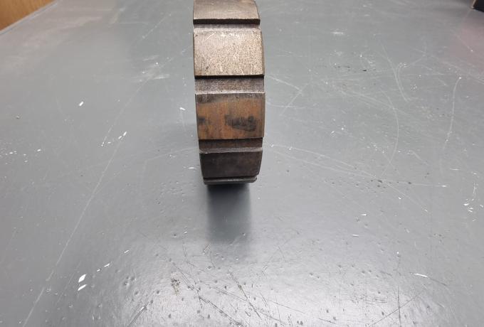 BSA B25. Triumph TR25W. Clutch Centre