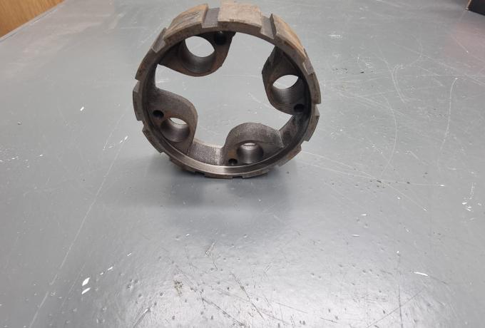 BSA B25. Triumph TR25W. Clutch Centre