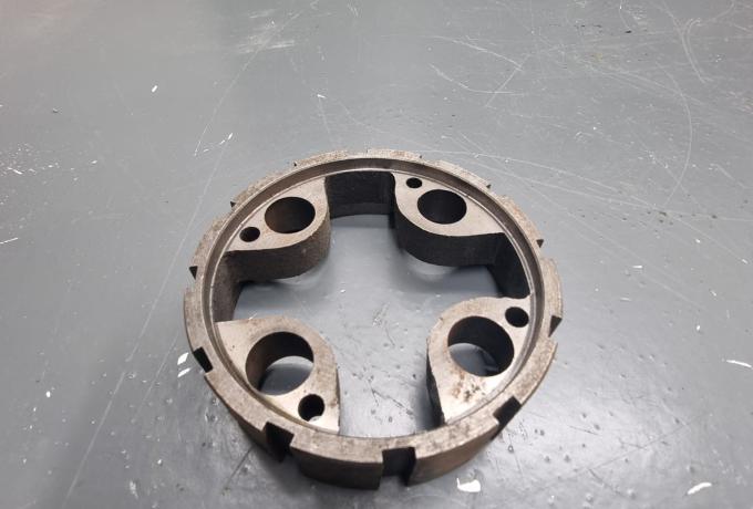 BSA B25. Triumph TR25W. Clutch Centre