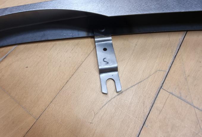 Triumph. Chainguard Triumph Oil in Frame. 