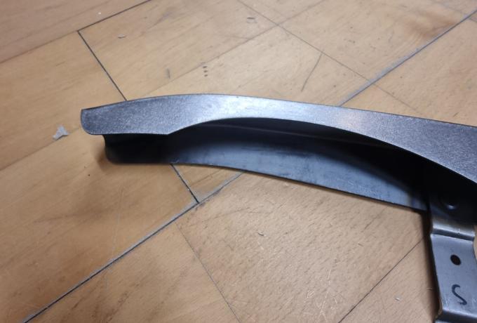 Triumph. Chainguard Triumph Oil in Frame. 