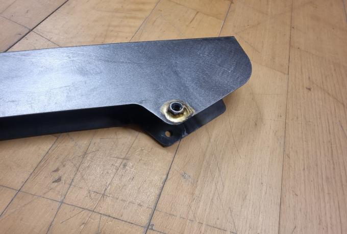 Triumph. Chainguard Triumph Oil in Frame. 