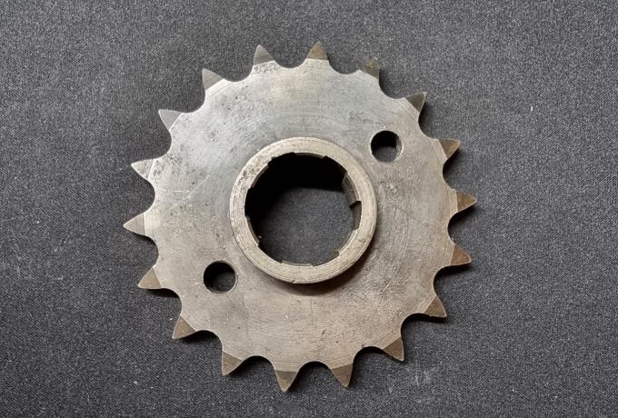 Triumph Gearbox Sprocket 18T. 4-Speed