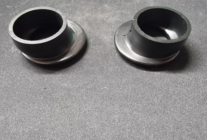 Triumph T120. Carburettor Rubber Pair. 1963-1966