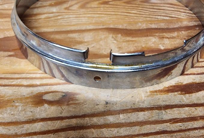 Inner Headlamp Rim 7" chromed.