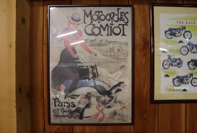 Motorcycles comiot gehramtes Bild