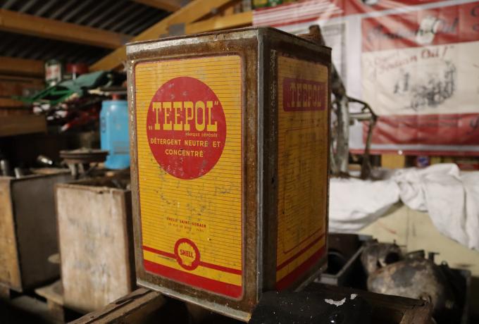 Teepol oil can