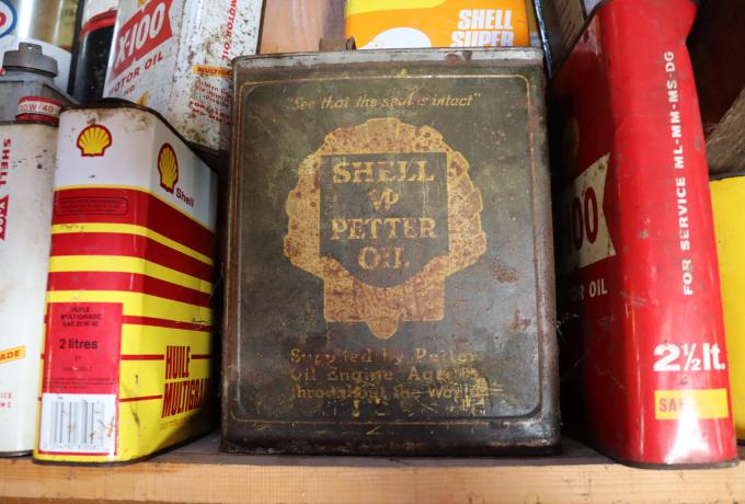 Shell VP Petter oil can