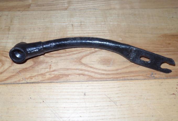 AJS/Matchless Tube Supporting rear of rear mudguard, Lifting handle used