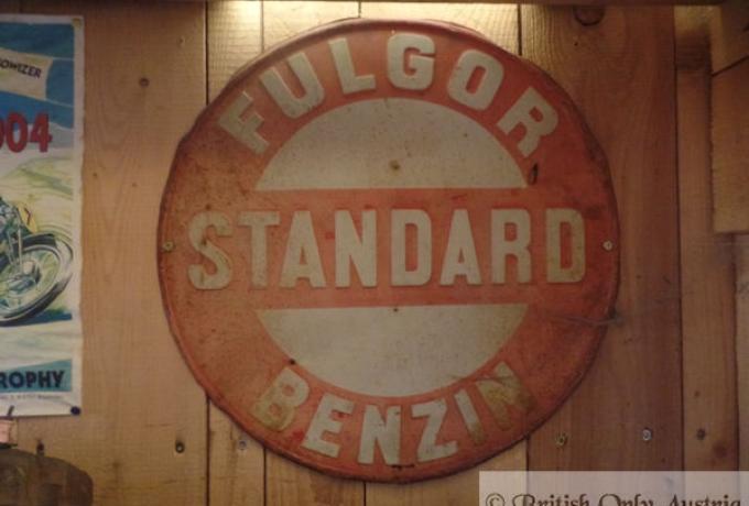 Standard, Benzin sign