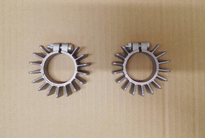 Triumph Auspuff Rosette/Mutter Set mit Schraube,Mutter und Beilagscheibe