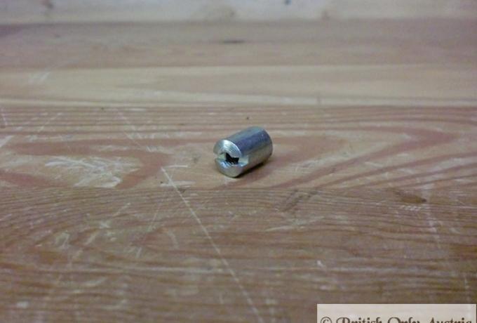 Triumph Hülsenmutter 