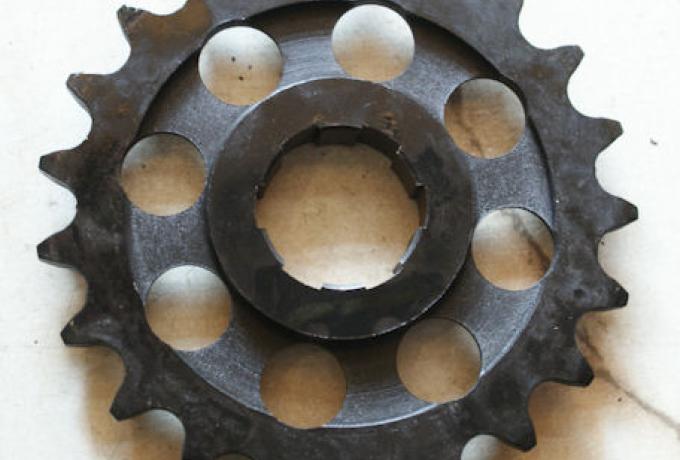 Vincent Lightning Final Drive/Gearbox Sprocket  21T. 