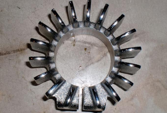 Triumph Auspuffrosette/ Mutter 500ccm 1 5/8"  