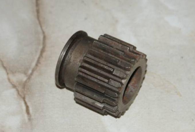 Triumph Mainshaft 2nd Gear 20T. NOS