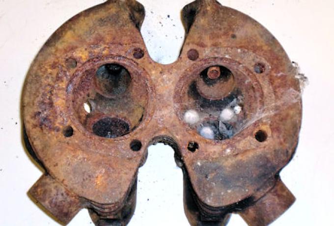 Triumph 5T Cylinder Head - used