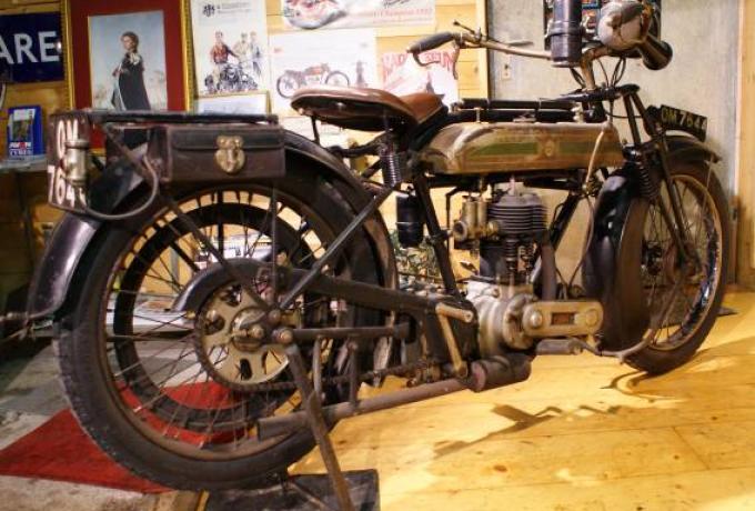 Triumph SD 1925 557cc original paint