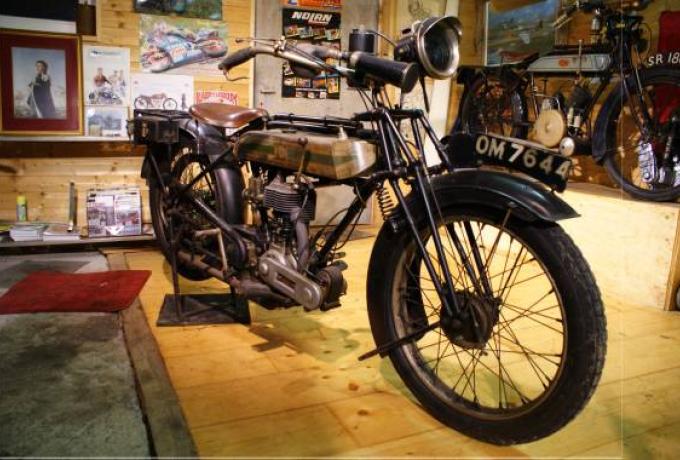 Triumph SD 1925 557cc original paint