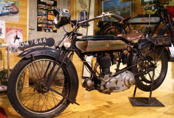 Triumph SD 1925 557cc original paint