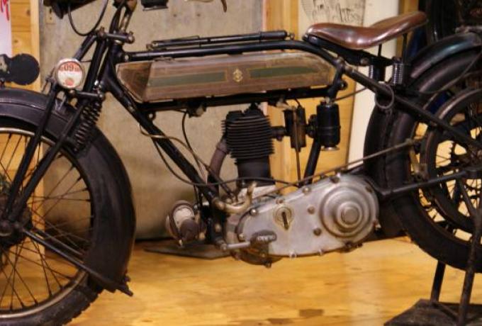 Triumph SD 1925 557cc original paint