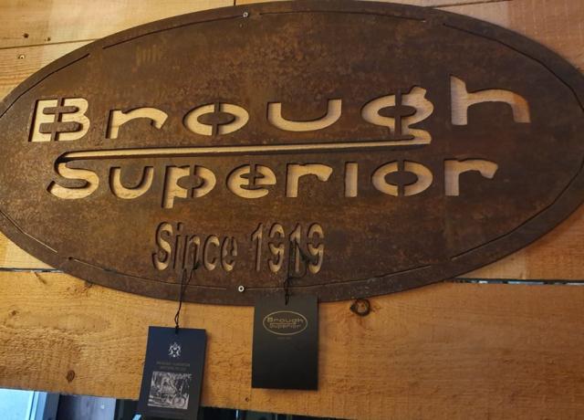 Brough Superior Schild Metall
