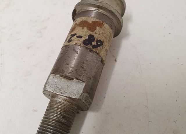 BSA A65. 1/2 Axel NOS