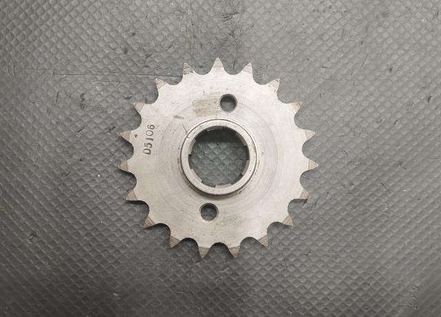 Triumph Unit Gearbox Sprocket 19T. 350/500cc