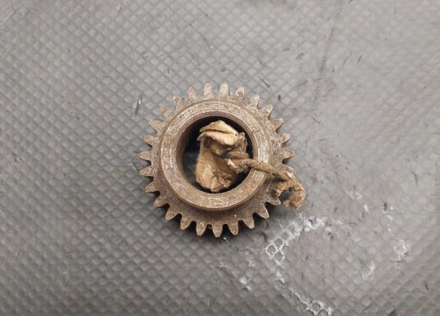 Triumph Layshaft Second Gear 27T used