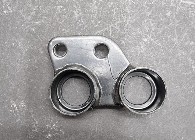 Triumph T160 LHS Plate - Rubber Footrest Plate