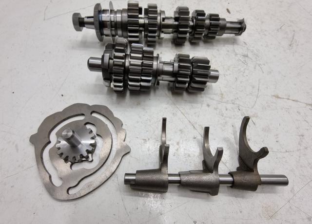 Triumph T150V / T160 5 Speed Getriebe komplett