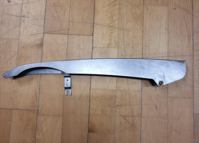 Triumph.  Kettenblech Triumph Oil in Frame.