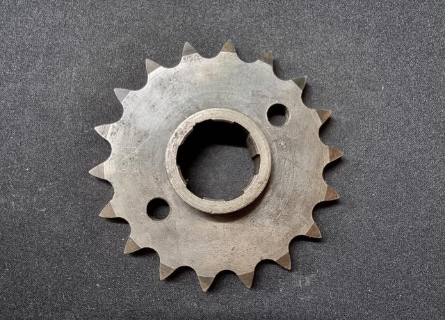  Triumph Gearbox Sprocket 18T. 4-Speed