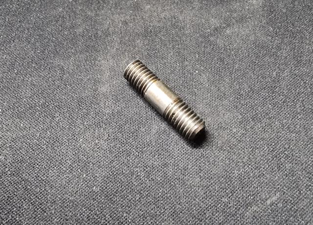 Norton Model 7. Iron Engine. Exhaust Valve Cover Stud. Pre- Featherbed Models