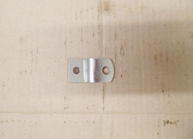 Triumph Kühlblech Halterung