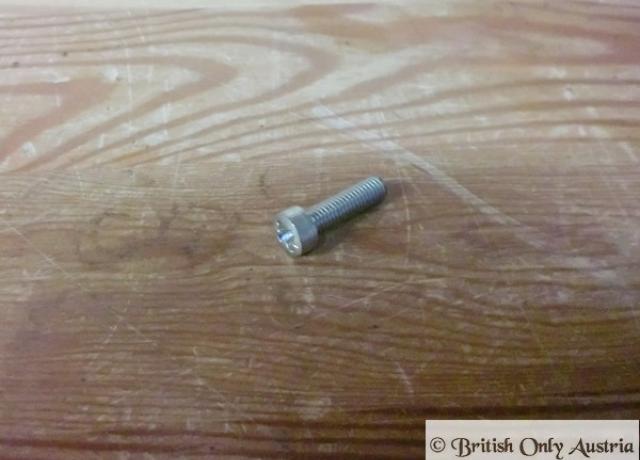 Triumph Deckelschraube 1/4"BSF x 7/8" lang