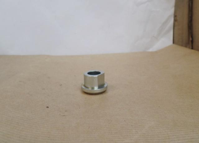 Triumph Distanzstück Aussen - nur 1 Stück lagernd!