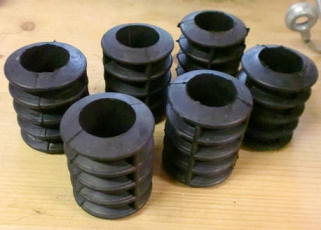 Triton/Manx Petrol Tank Mounting Rubber Set