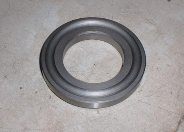 AJS/Matchless Ball Race for Handlebars Lug. Top.