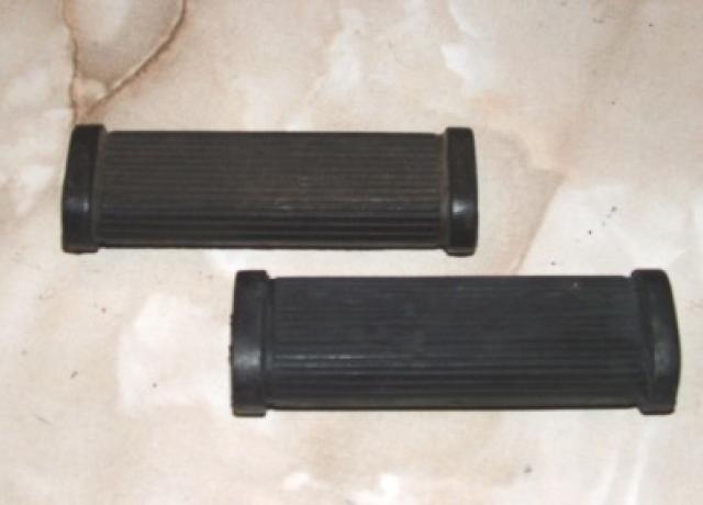 Norton Pillion Footrest Rubbers /Pair